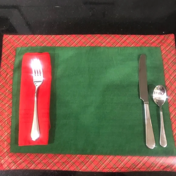 4 Holiday Placemats❗️ - Picture 2 of 6